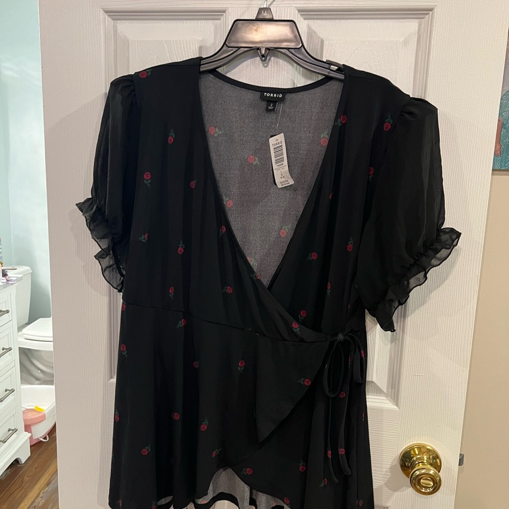 Black top with roses